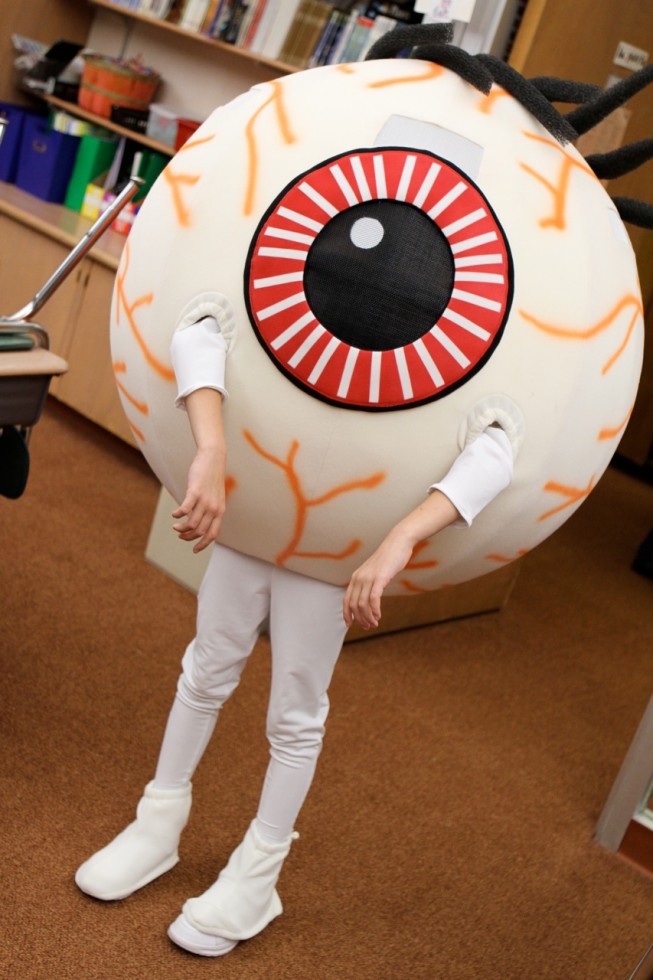 110209 eyeball costume