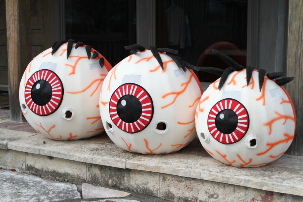 110209 eyeball costume